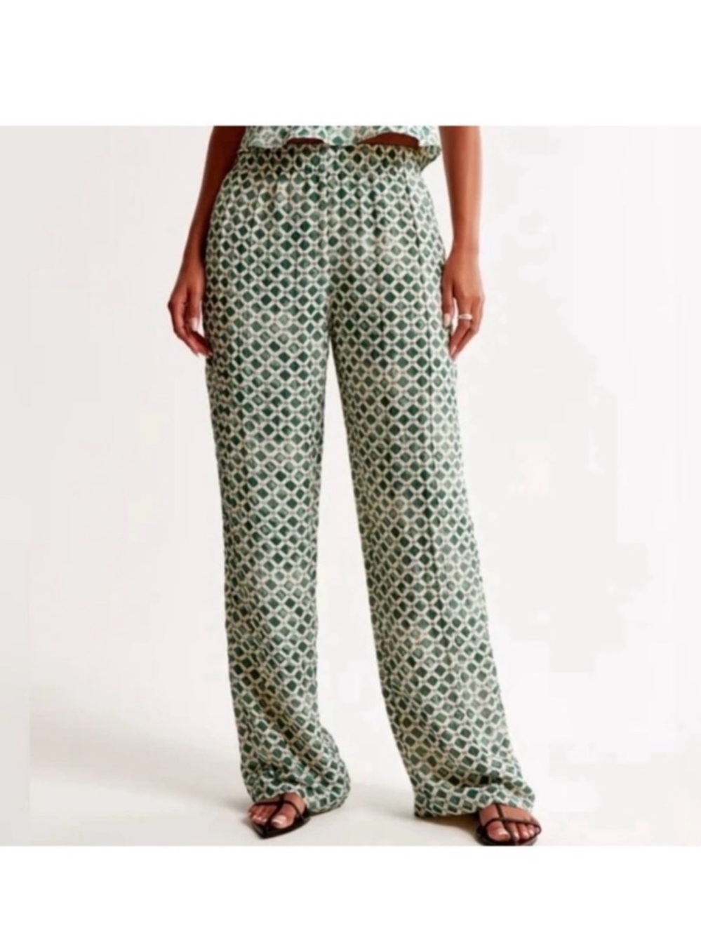 Abercrombie & Fitch Geometric Crinkle Wide-Leg Pull On Pants